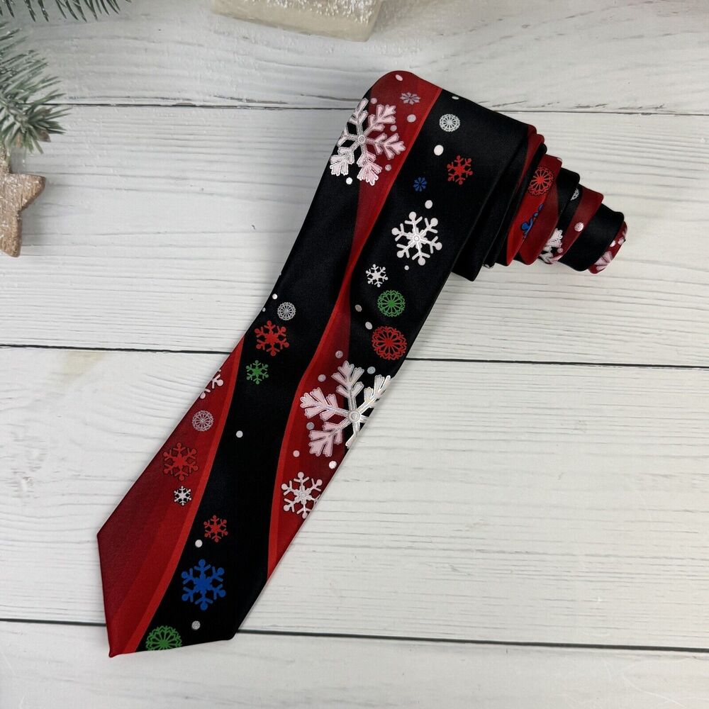 Hallmark Holiday Traditions Mens Tie Christmas Red‎ Black Snowflake  EUC